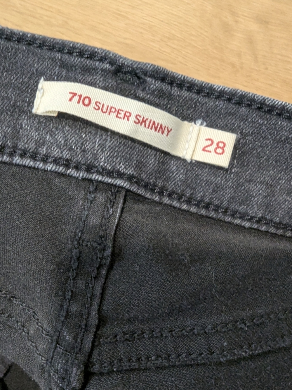Levi's Women’s Black Acid-Wash Skinny Jeans - Picture 3 of 11